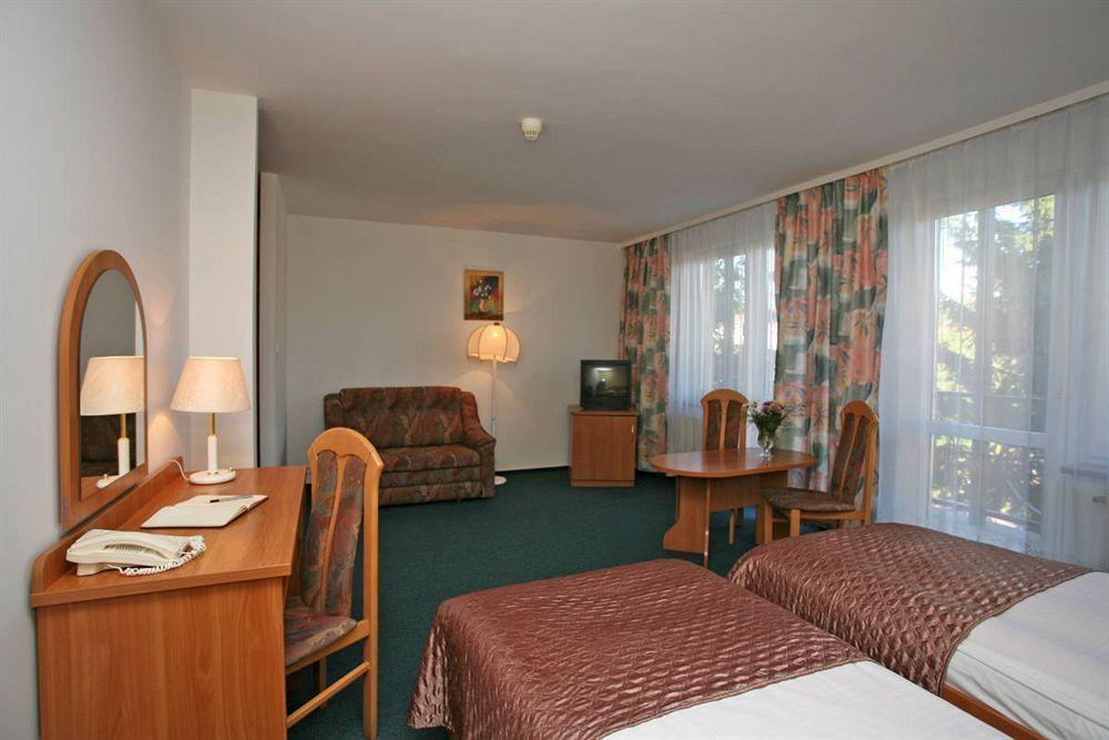 Hotel Gromada Medical Spa Busko-Zdrój Exteriör bild